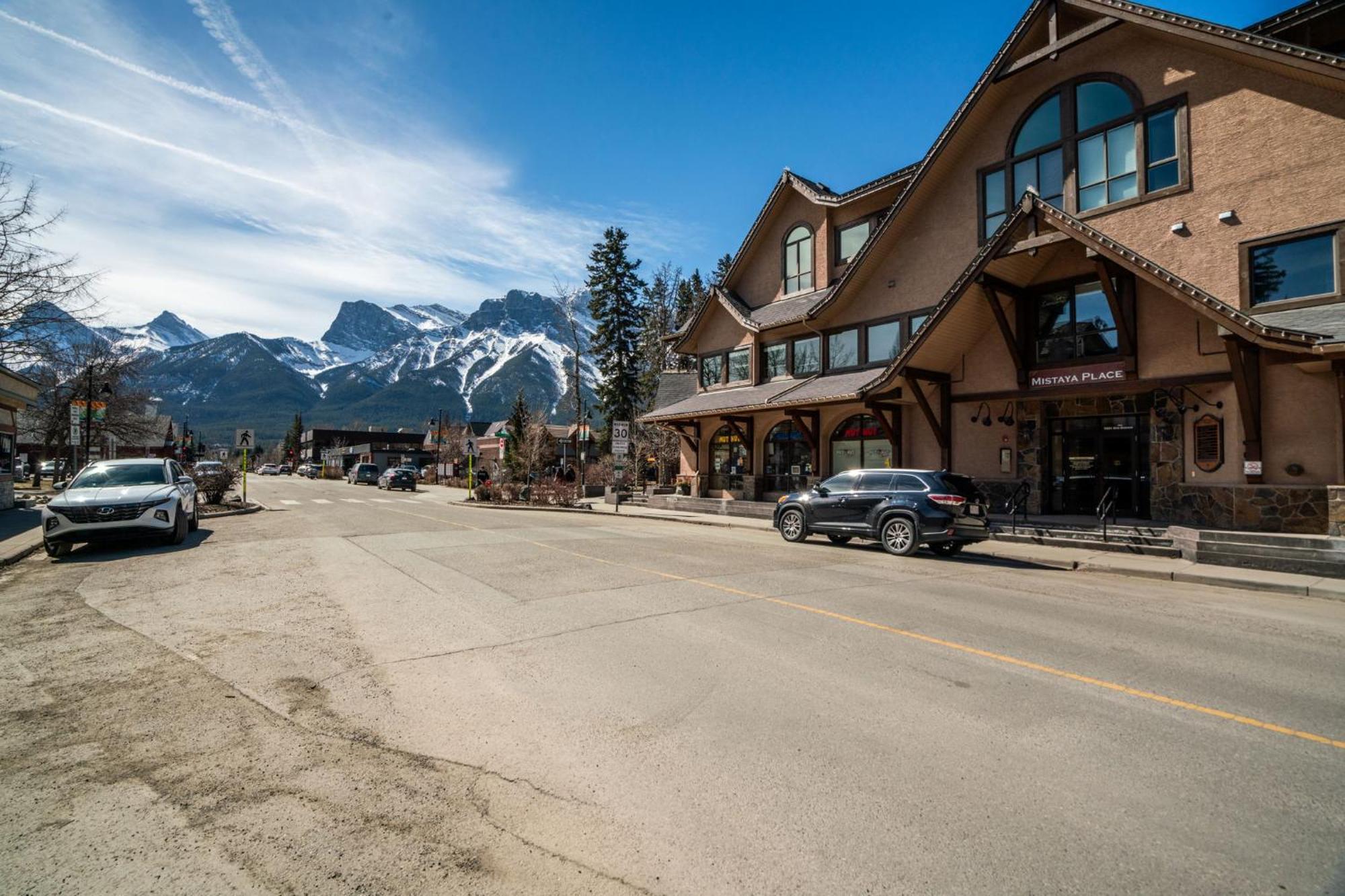 Cascade Penthouse By Canadian Rockies Vacation Rentals Canmore Extérieur photo