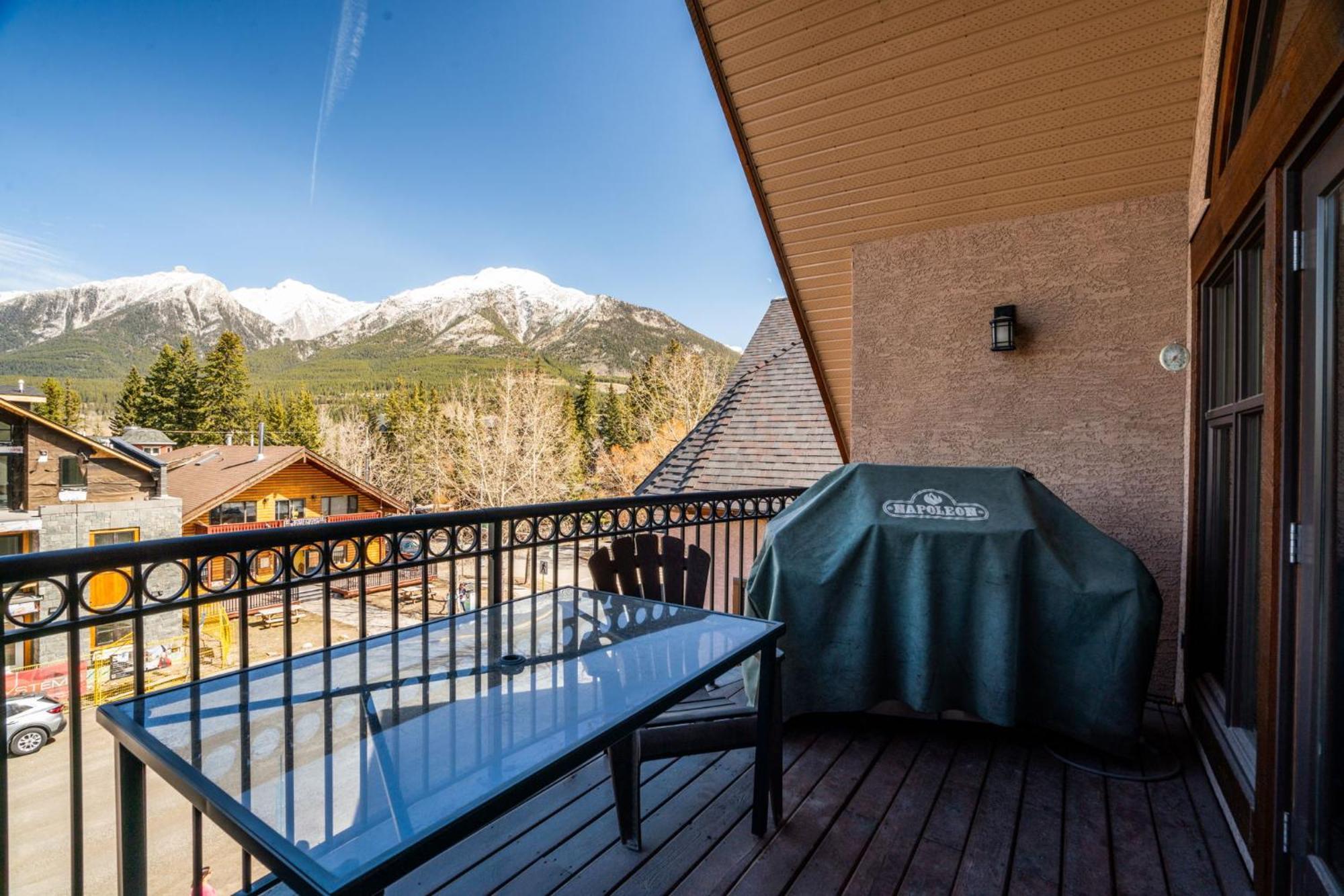 Cascade Penthouse By Canadian Rockies Vacation Rentals Canmore Extérieur photo